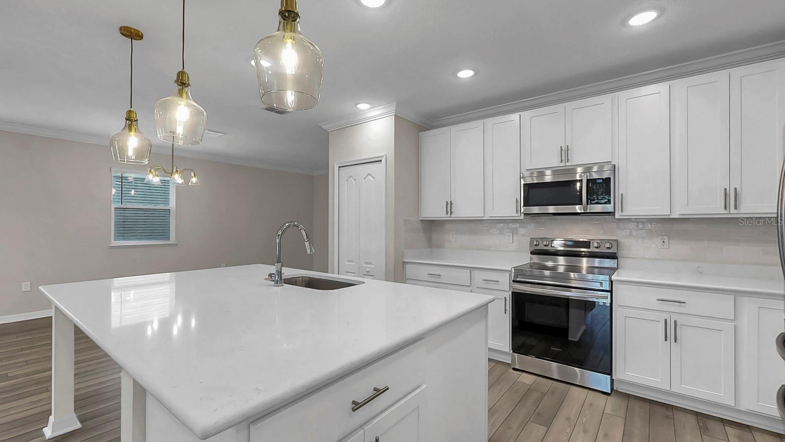 Image 21 of 61 For 8346 Abalone Loop