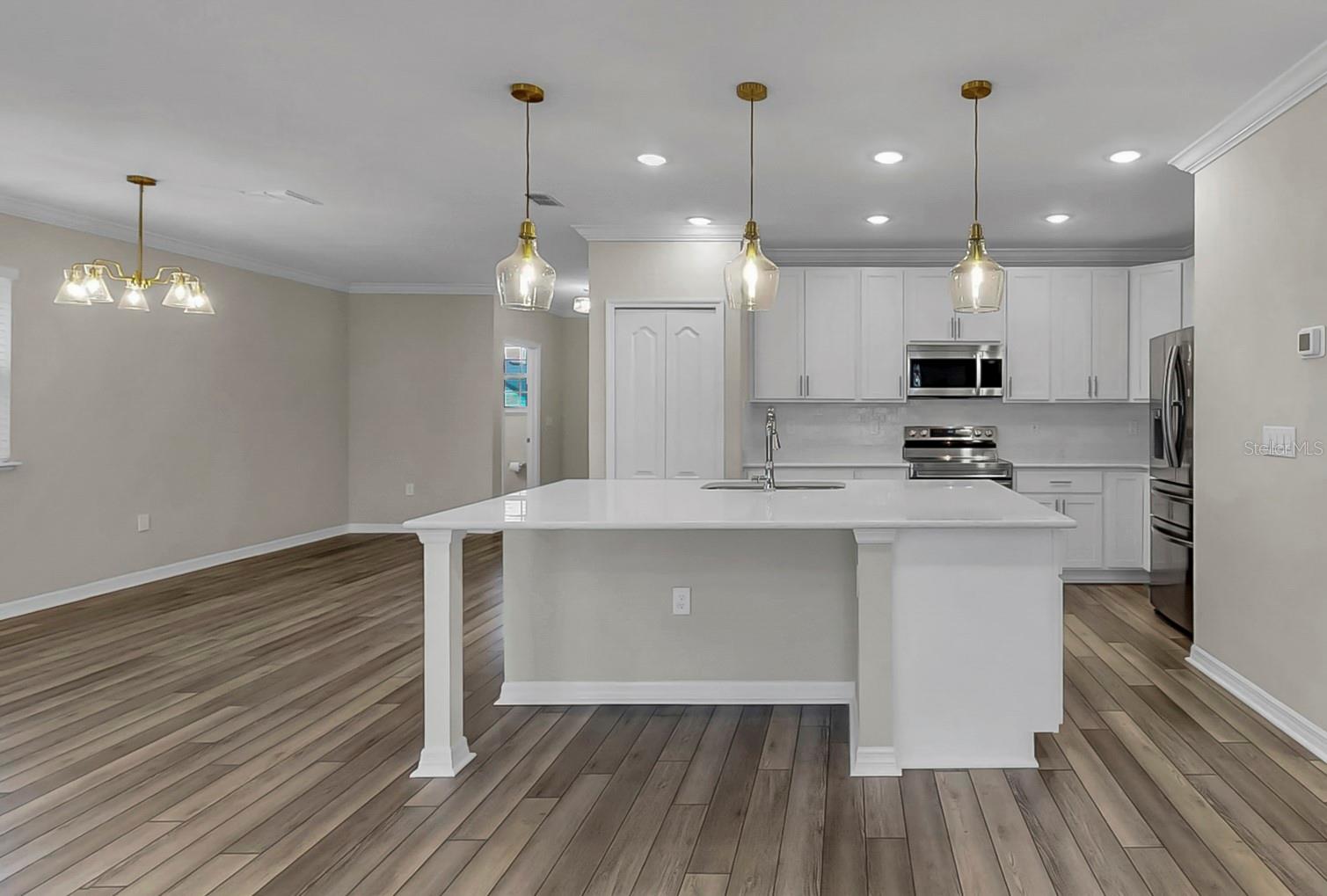 Image 22 of 61 For 8346 Abalone Loop