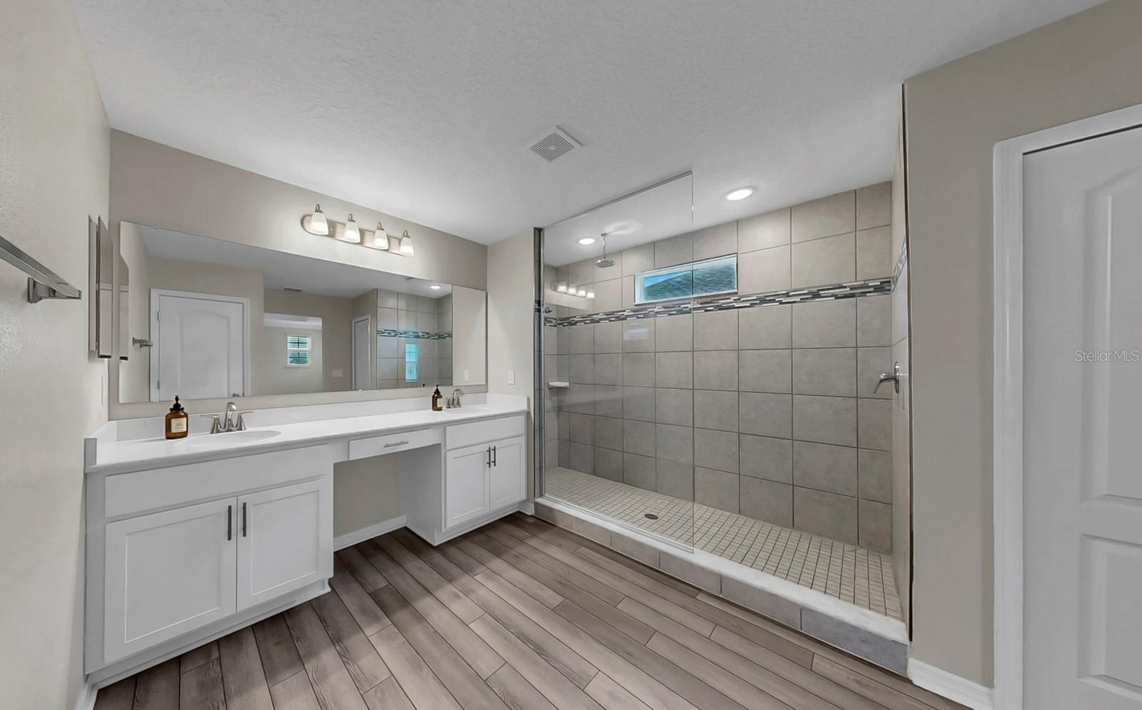 Image 44 of 61 For 8346 Abalone Loop