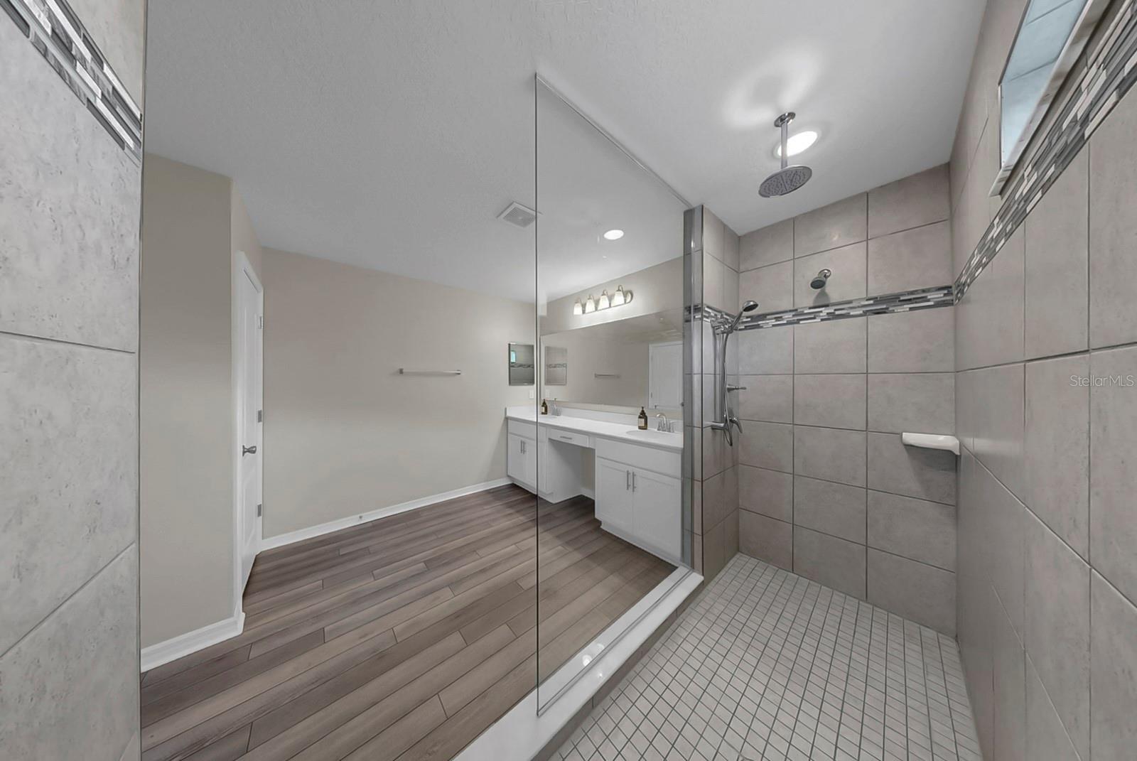 Image 45 of 61 For 8346 Abalone Loop