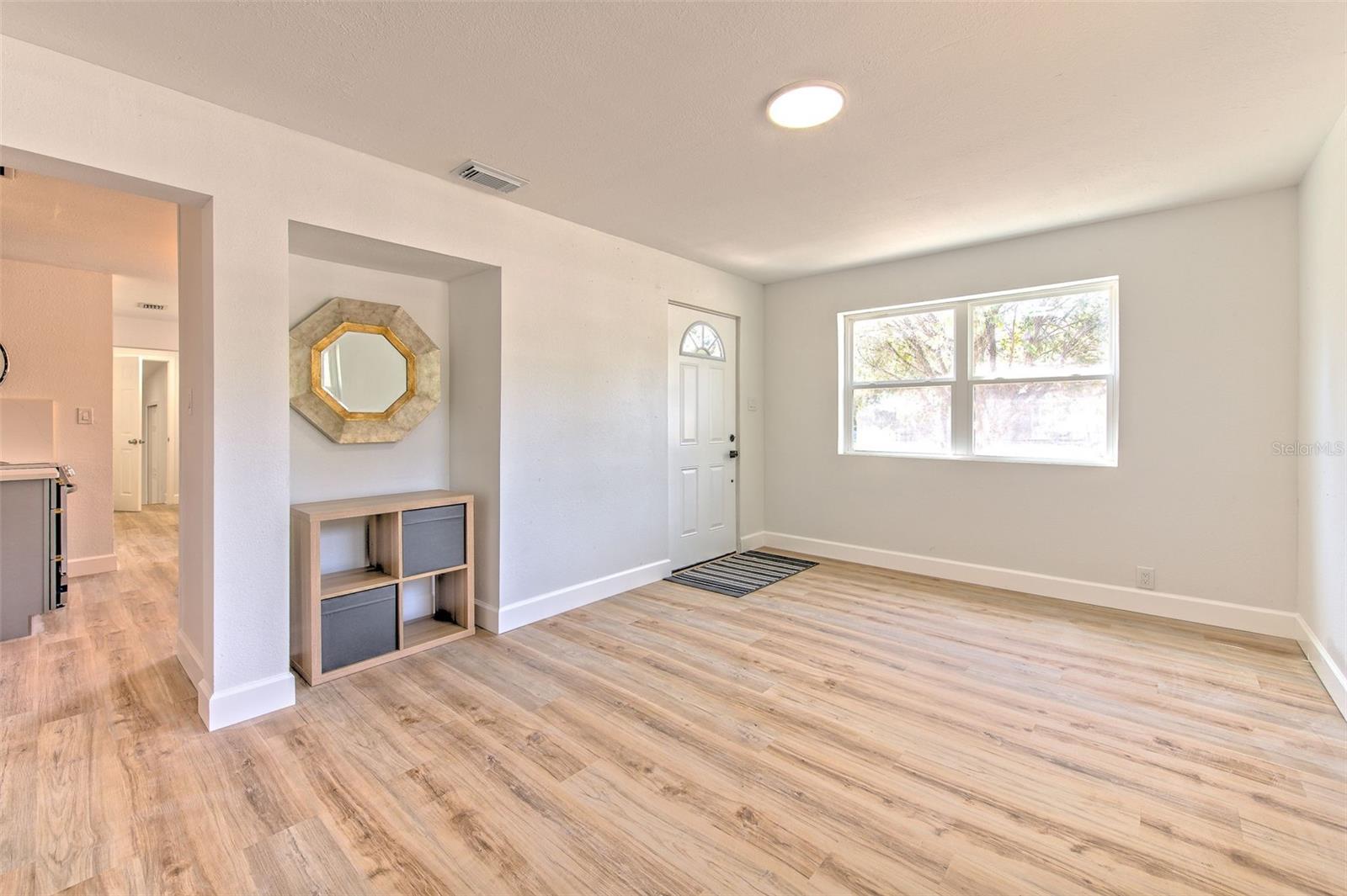 Image 12 of 26 For 2002 Hanna Avenue