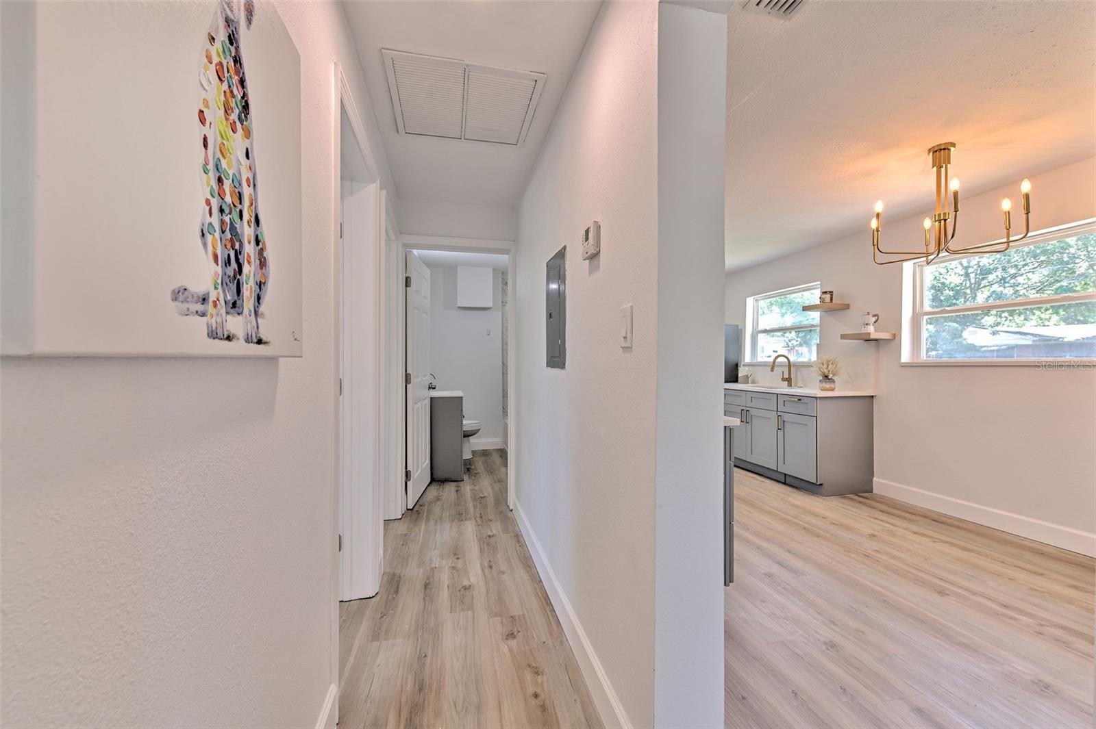 Image 13 of 26 For 2002 Hanna Avenue