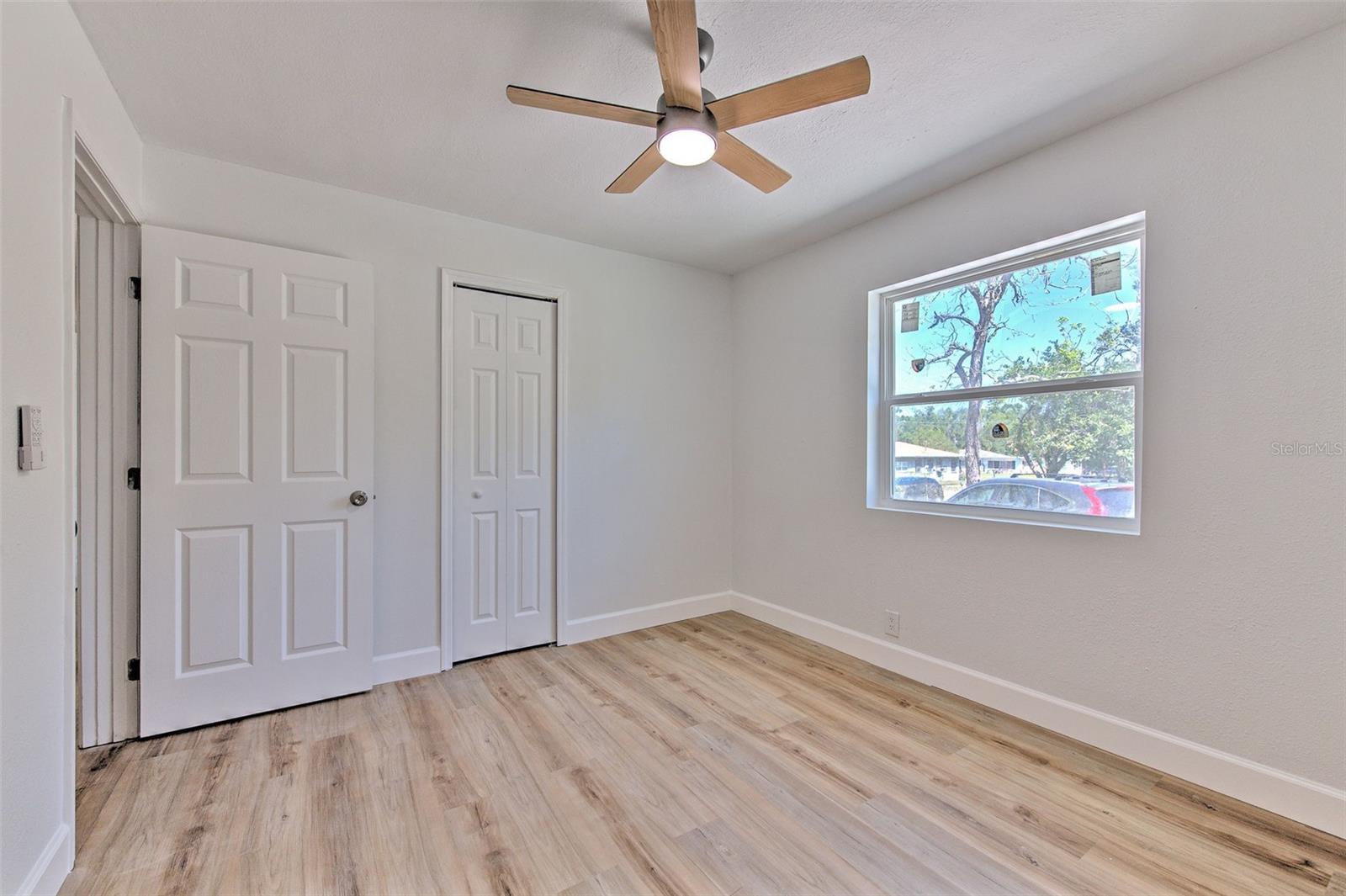 Image 20 of 26 For 2002 Hanna Avenue