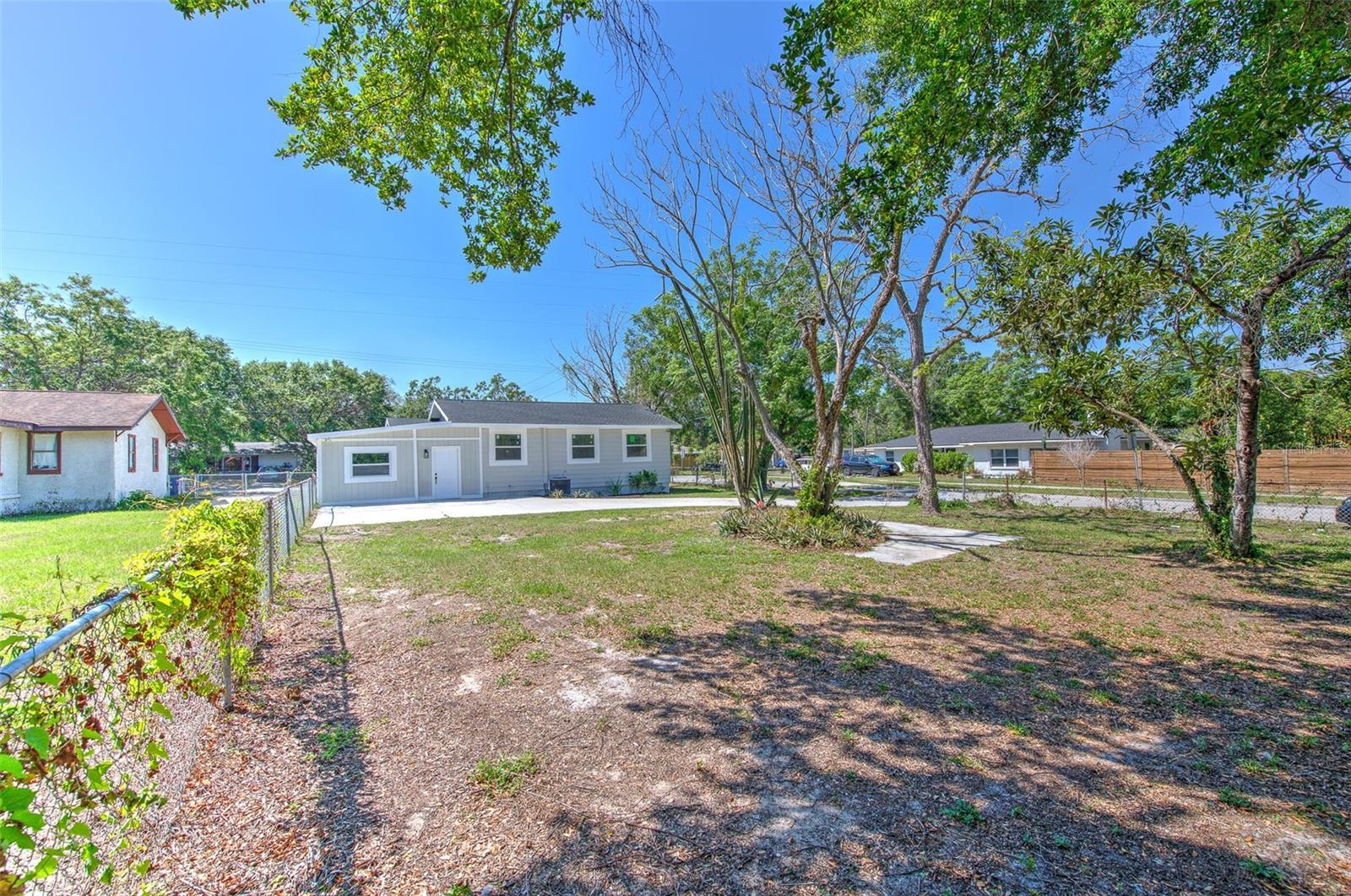 Image 23 of 26 For 2002 Hanna Avenue