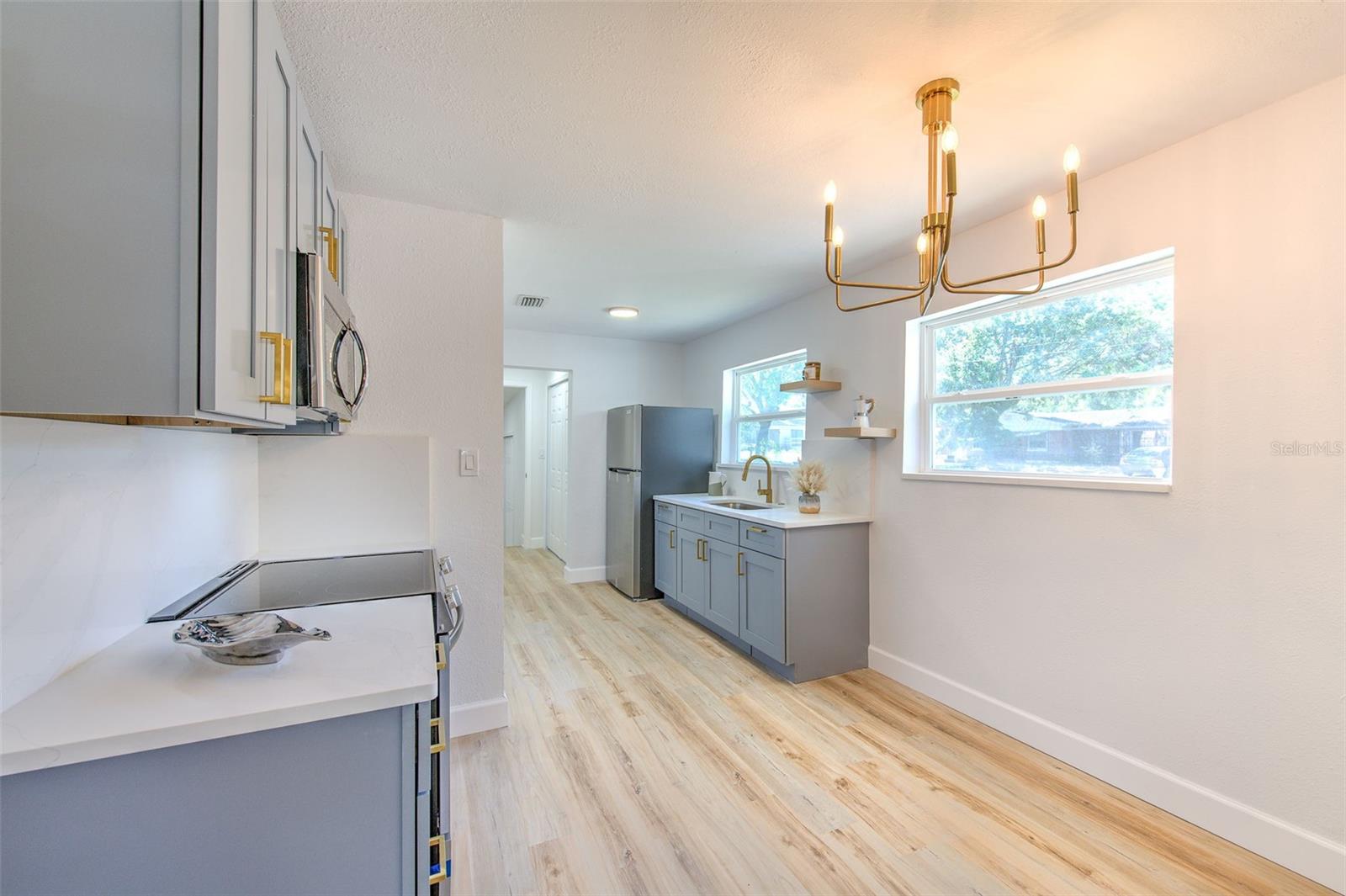 Image 5 of 26 For 2002 Hanna Avenue