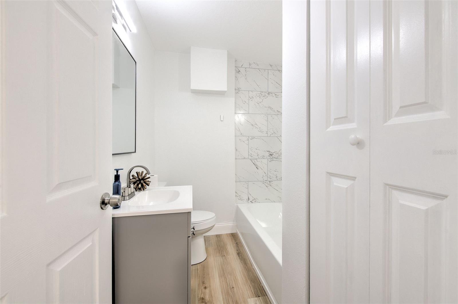 Image 7 of 26 For 2002 Hanna Avenue