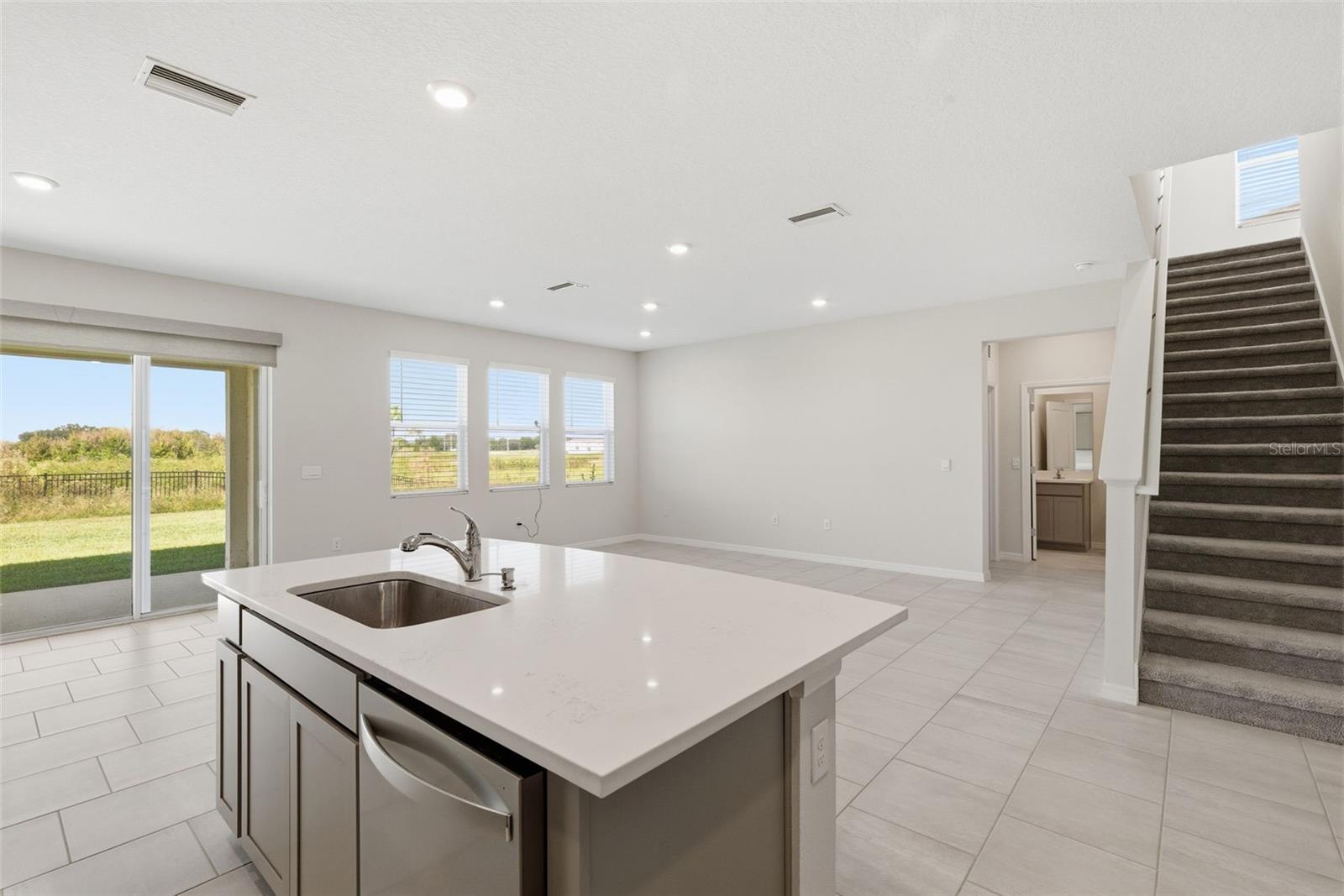 Image 10 of 41 For 32430 Osprey Peak Way