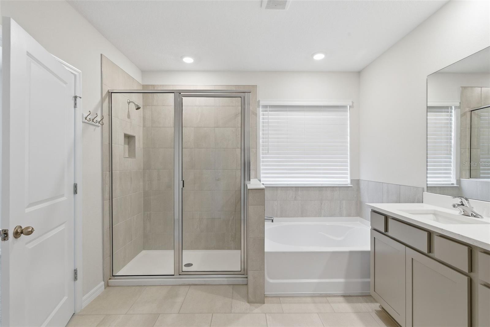 Image 25 of 41 For 32430 Osprey Peak Way