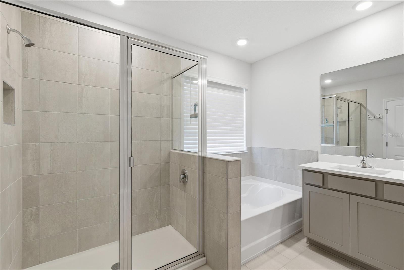 Image 26 of 41 For 32430 Osprey Peak Way