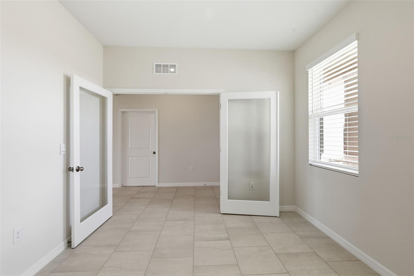 Image 3 of 41 For 32430 Osprey Peak Way