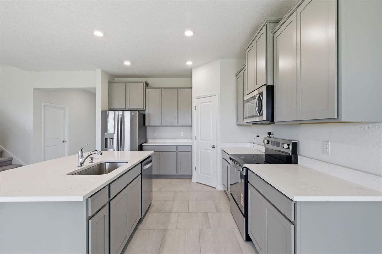 Image 8 of 41 For 32430 Osprey Peak Way