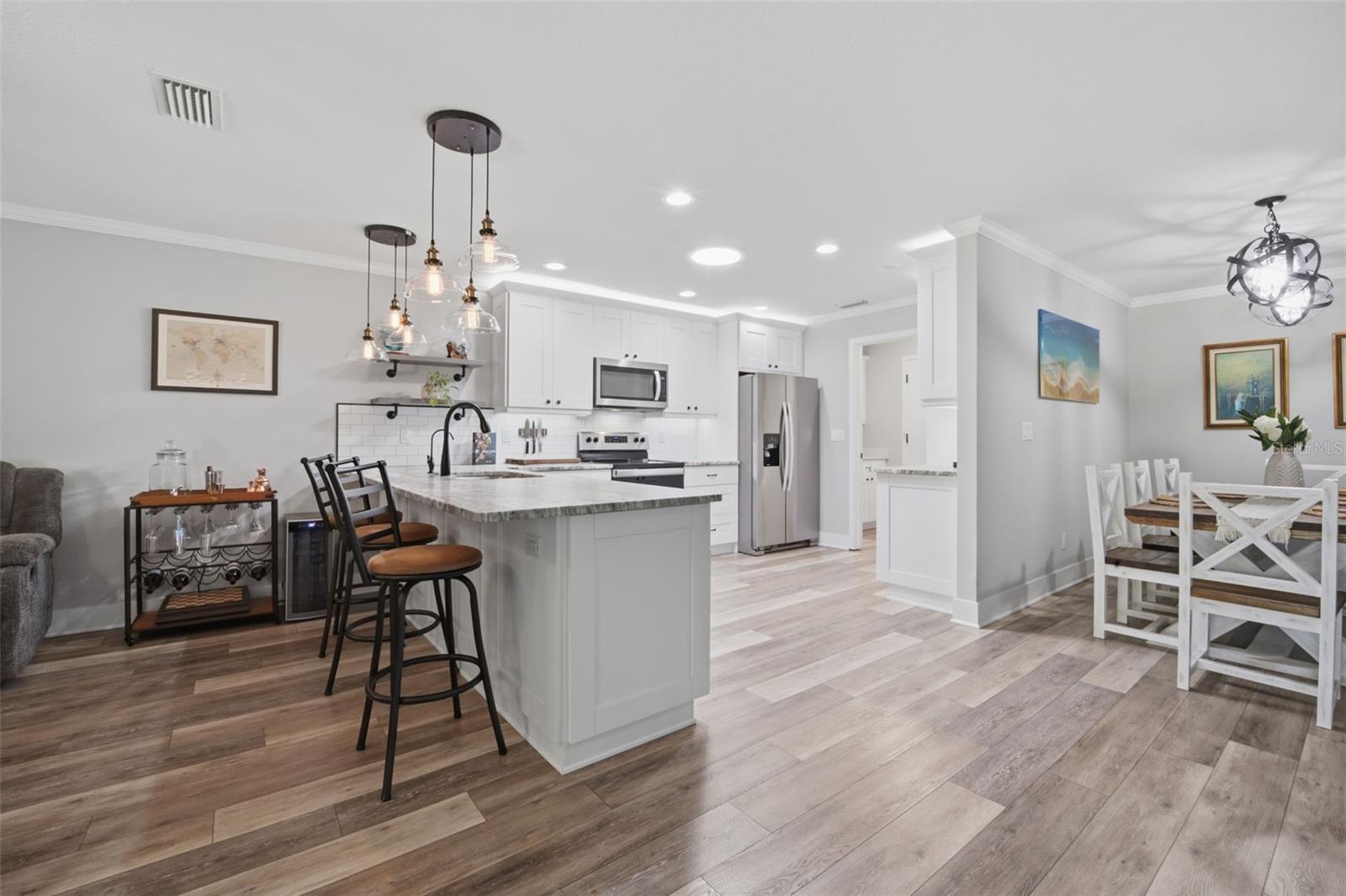 Listing photo id 9 for 1808 Powhatan Avenue