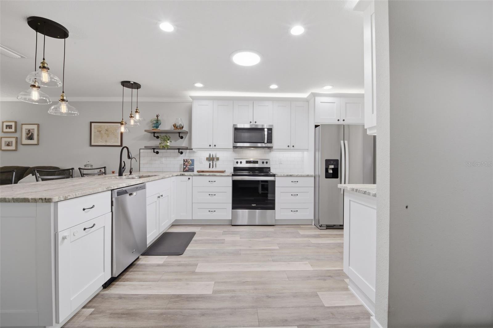 Listing photo id 11 for 1808 Powhatan Avenue