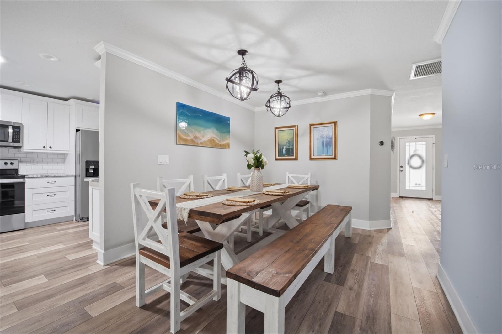 Listing photo id 3 for 1808 Powhatan Avenue