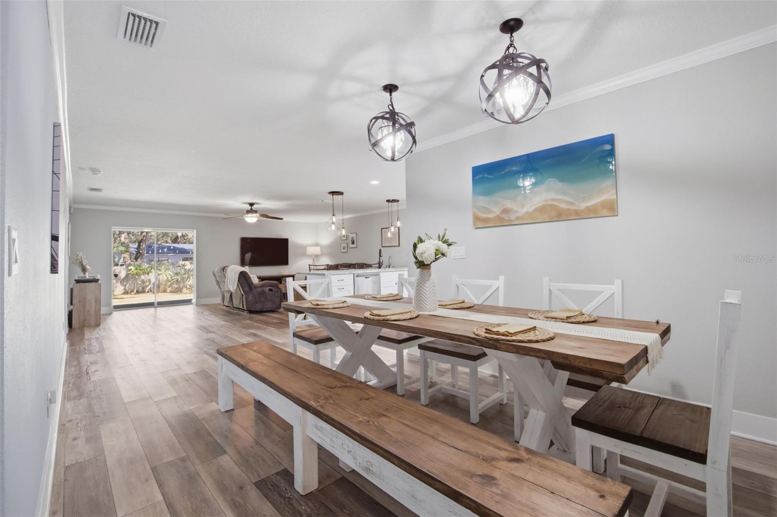 Listing photo id 4 for 1808 Powhatan Avenue