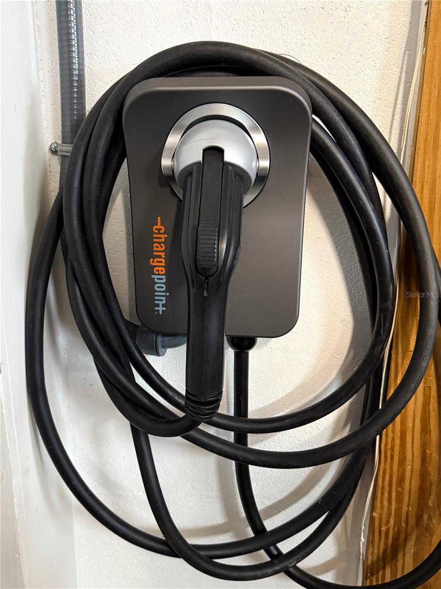 Image 36 of 40 For 5039 Dr Martin Luther King Jr Street N