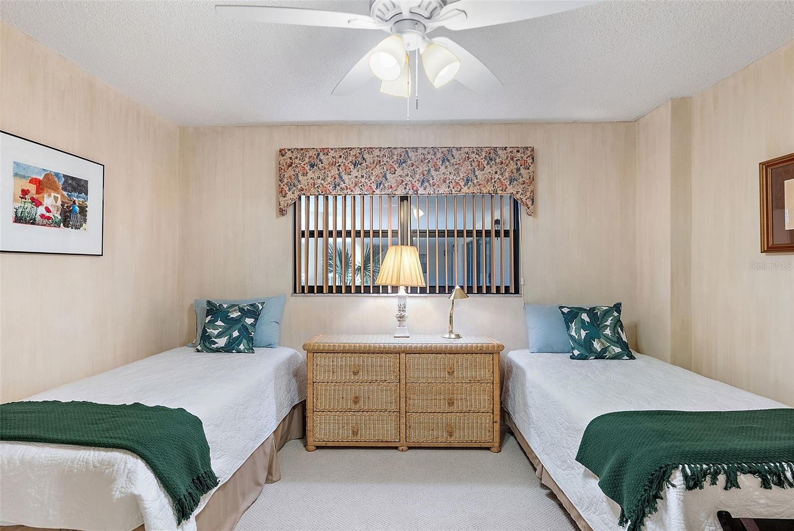 Image 15 of 36 For 6600 Sunset Way 204