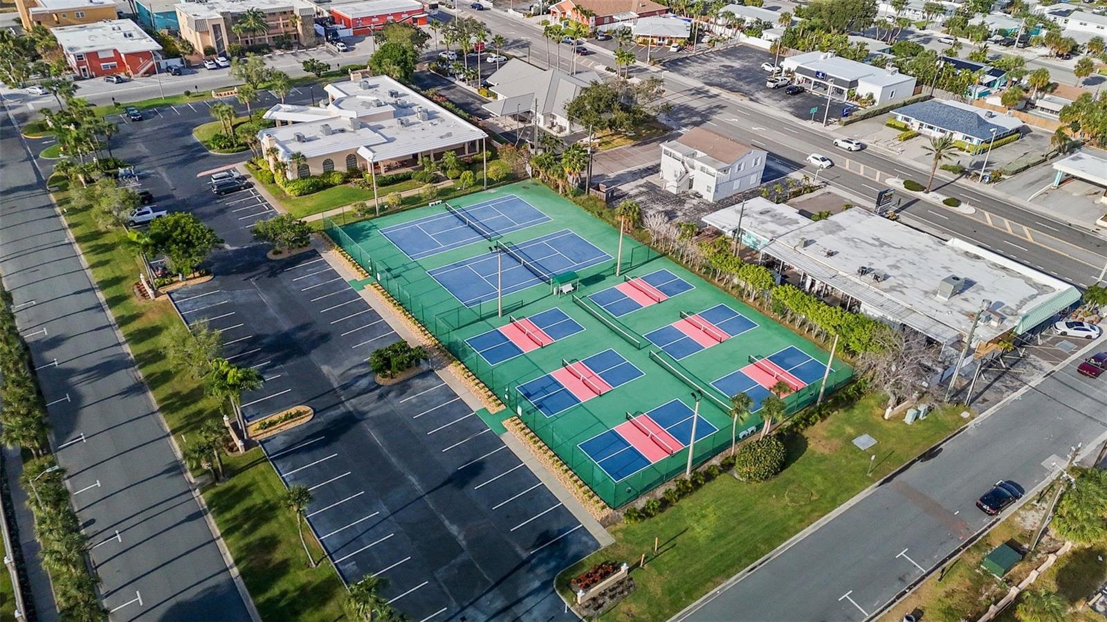 Image 23 of 36 For 6600 Sunset Way 204