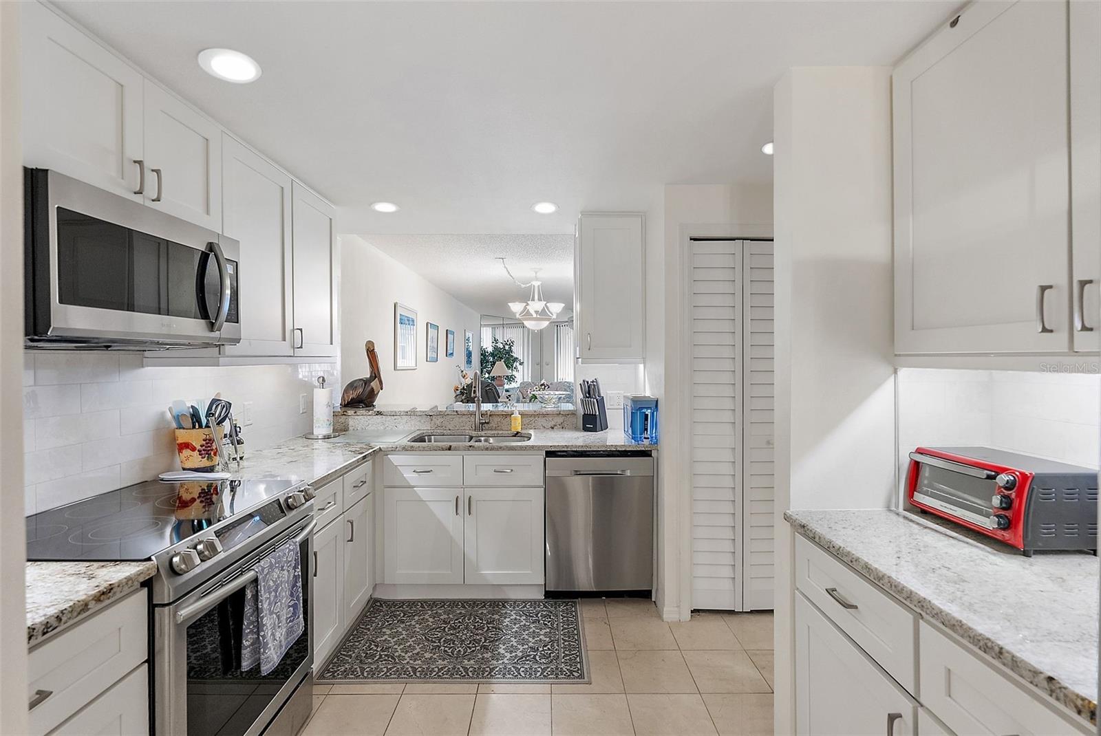 Image 6 of 36 For 6600 Sunset Way 204