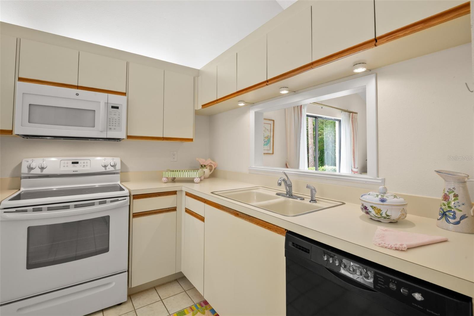 Image 16 of 50 For 1801 Lake Road 6a