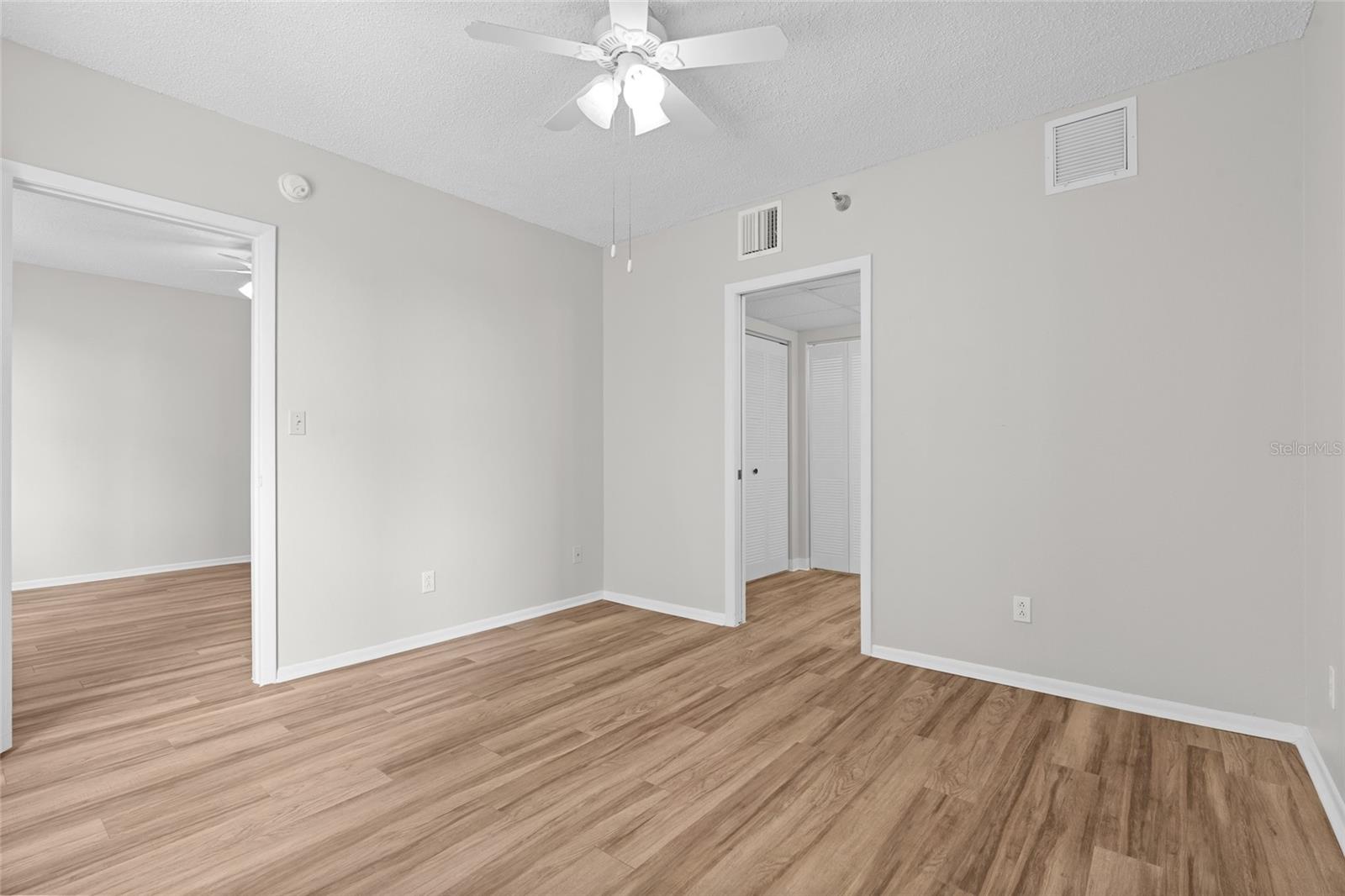 Image 12 of 17 For 411 1st Avenue N 510