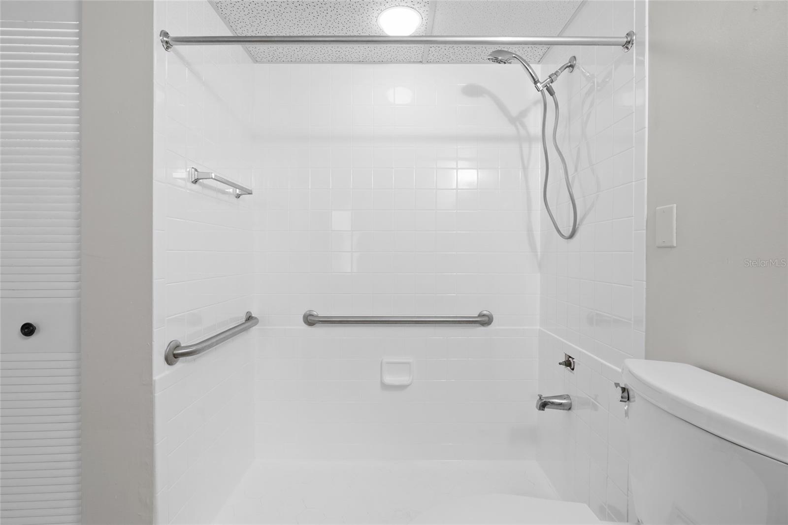 Image 15 of 17 For 411 1st Avenue N 510