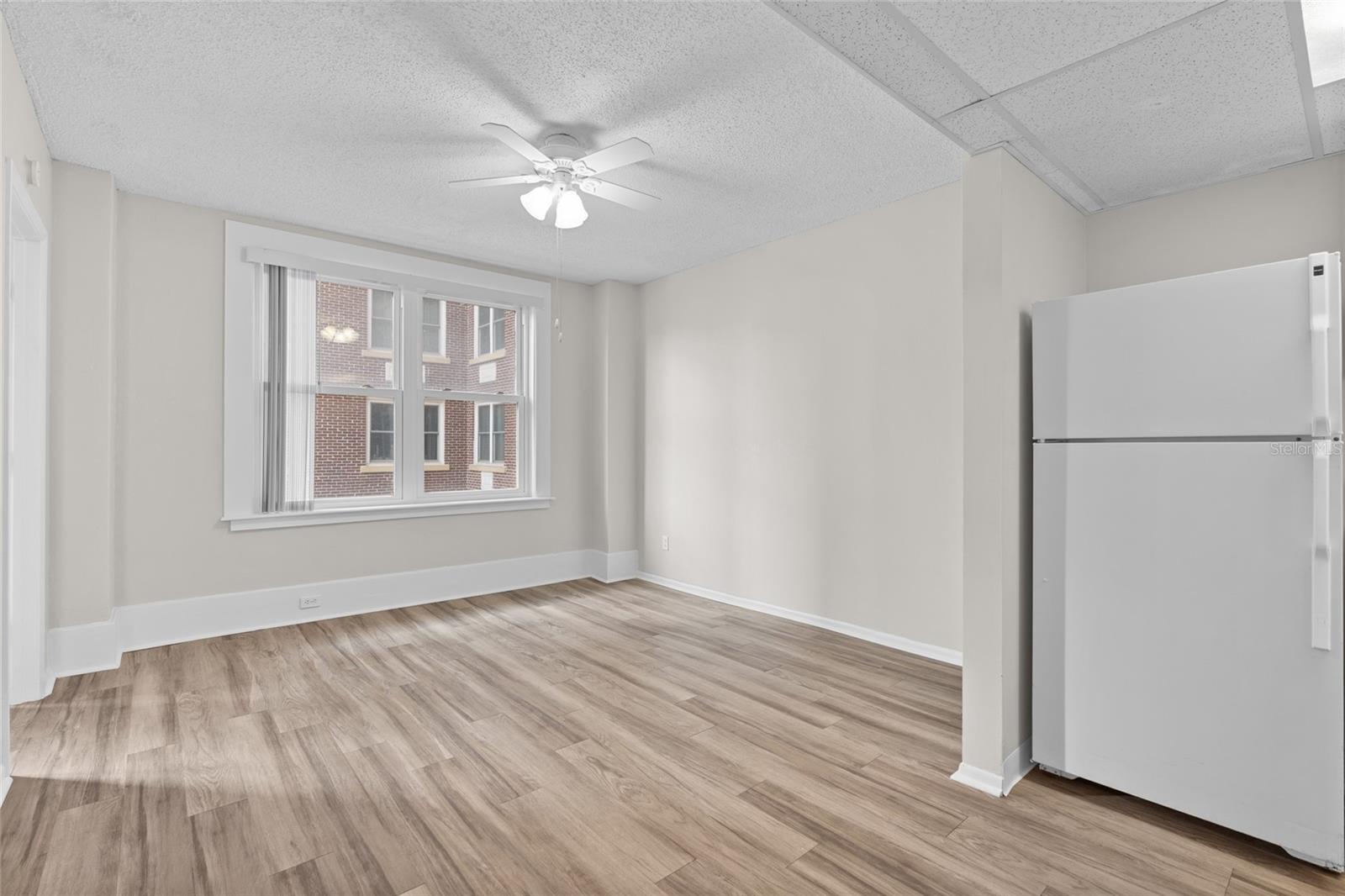 Image 5 of 17 For 411 1st Avenue N 510