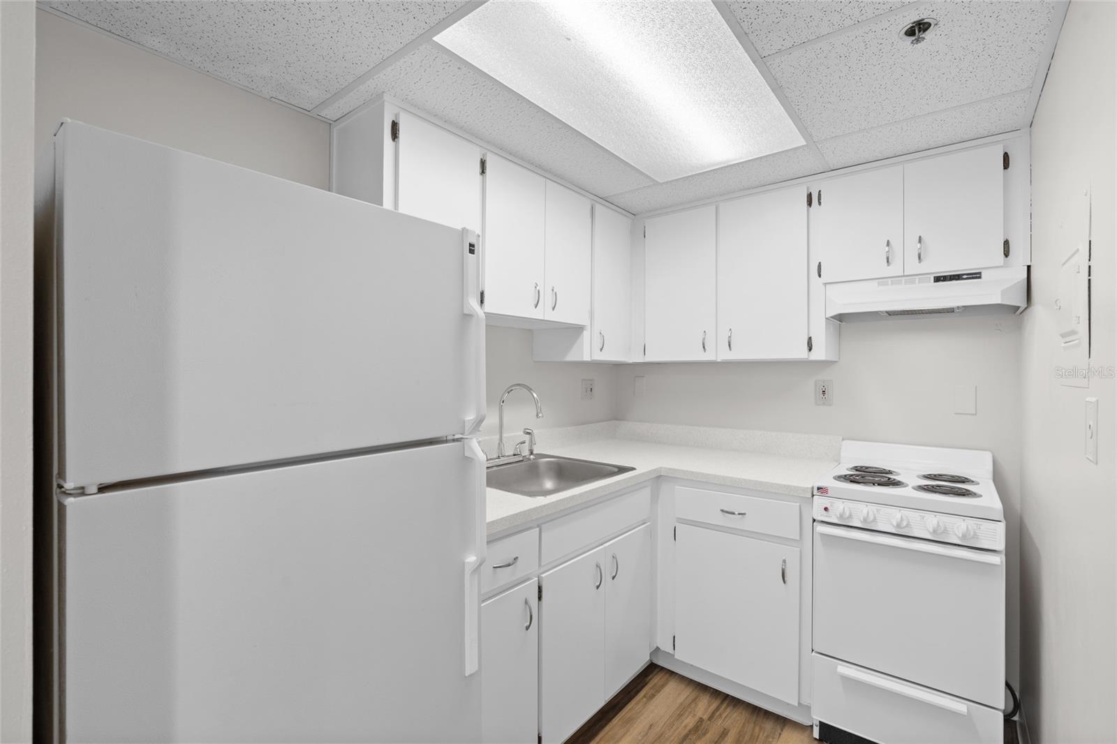 Image 6 of 17 For 411 1st Avenue N 510