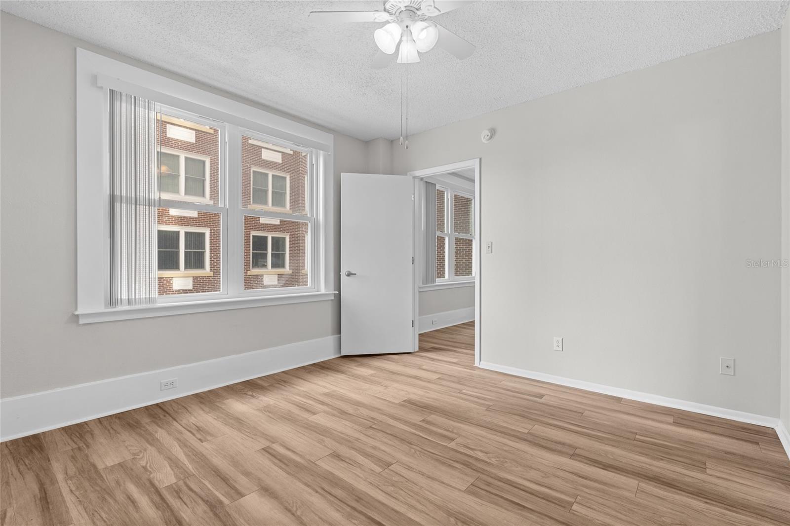 Image 8 of 17 For 411 1st Avenue N 510