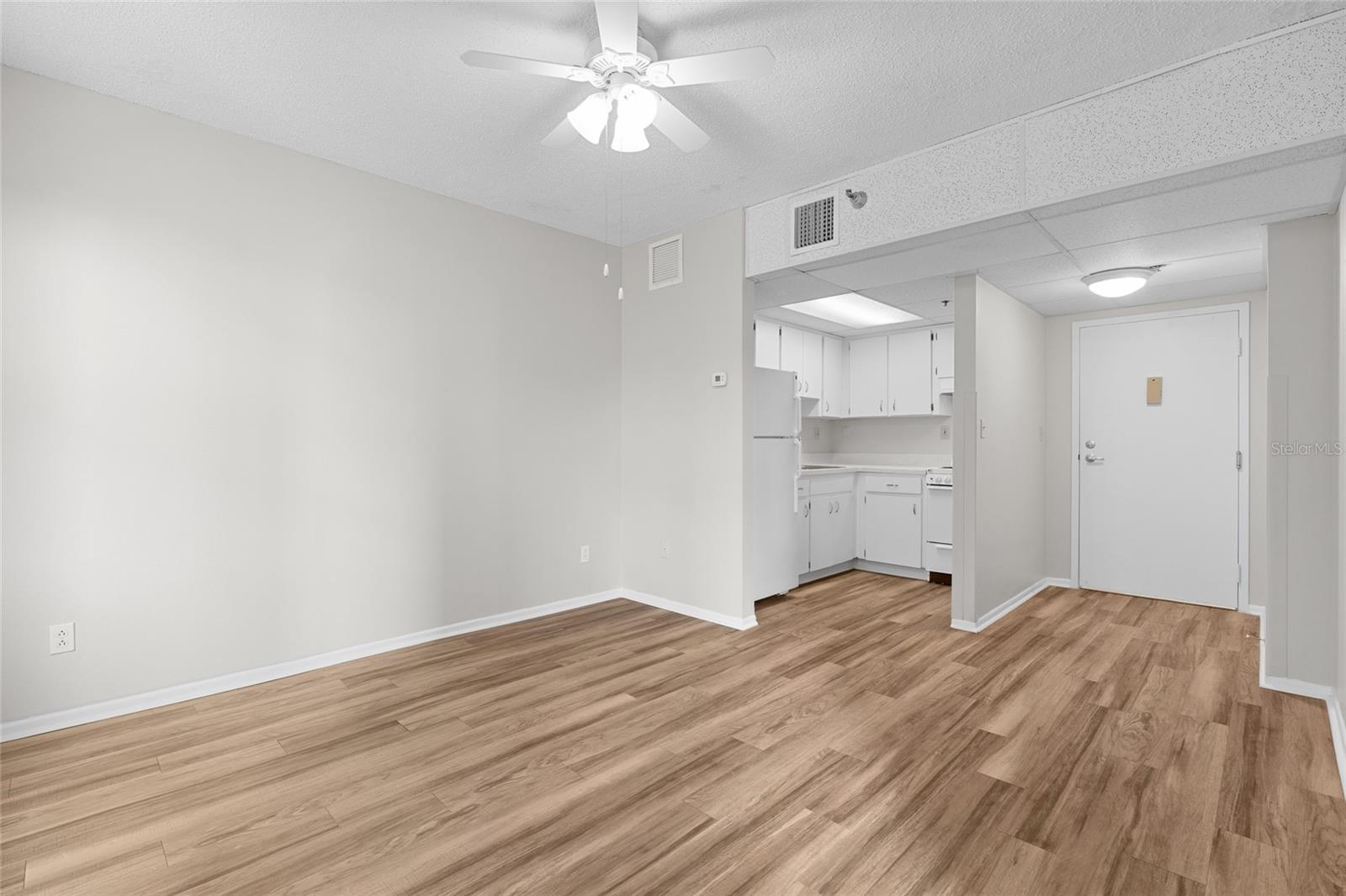 Image 9 of 17 For 411 1st Avenue N 510