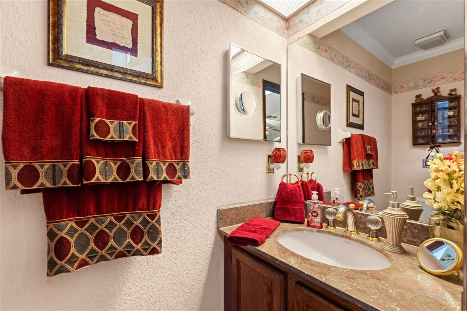 Image 14 of 70 For 13303 Don Loop