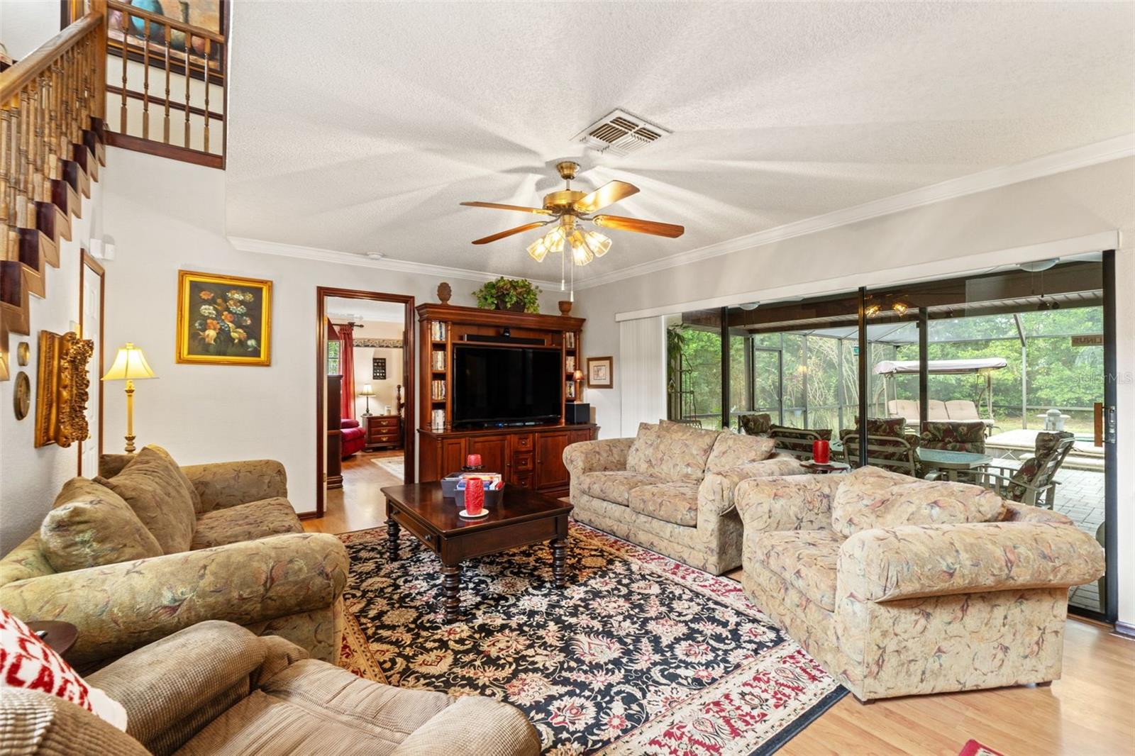 Image 16 of 70 For 13303 Don Loop