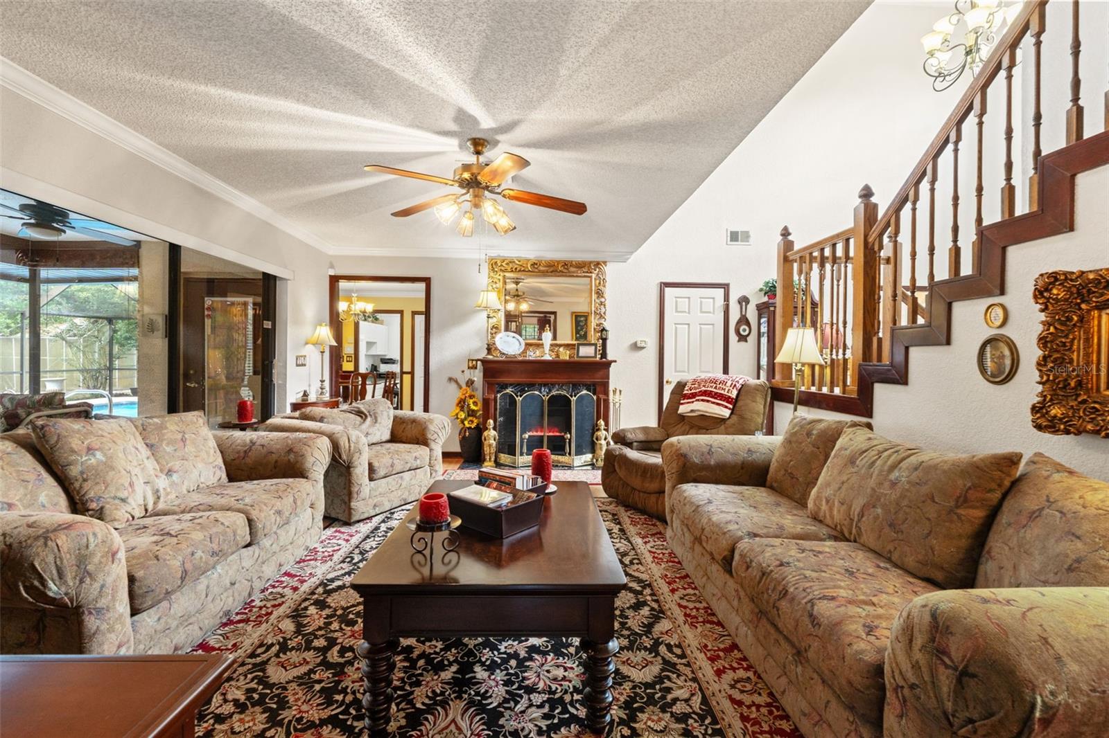 Image 18 of 70 For 13303 Don Loop