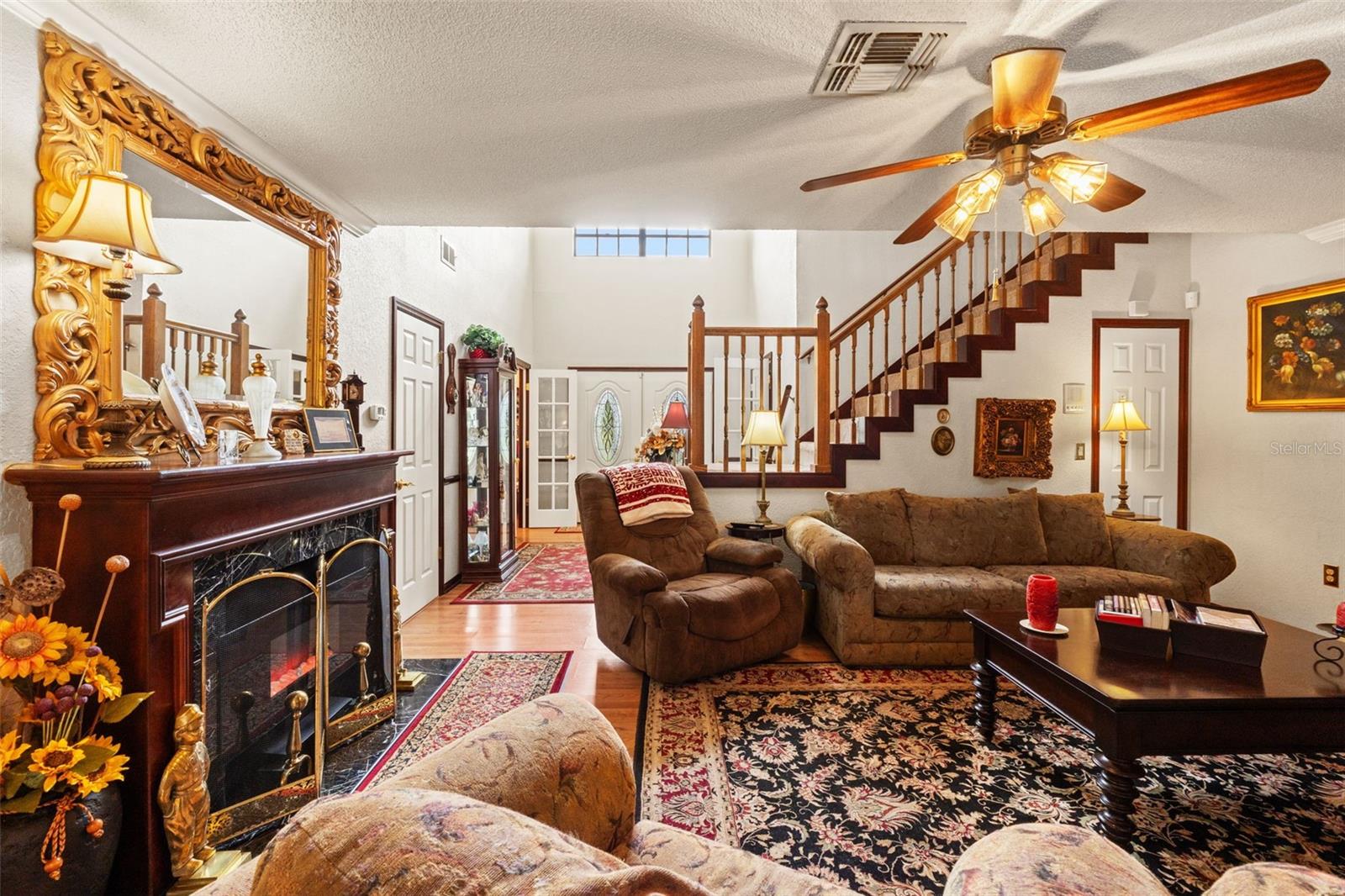 Image 19 of 70 For 13303 Don Loop