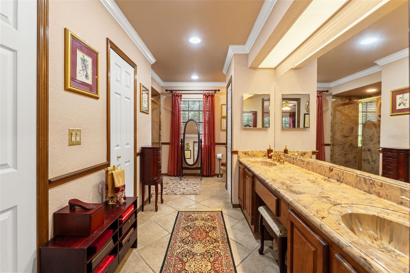 Image 22 of 70 For 13303 Don Loop