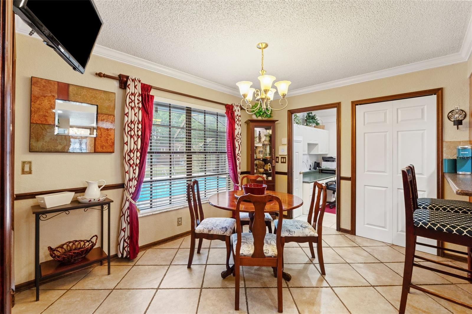 Image 26 of 70 For 13303 Don Loop