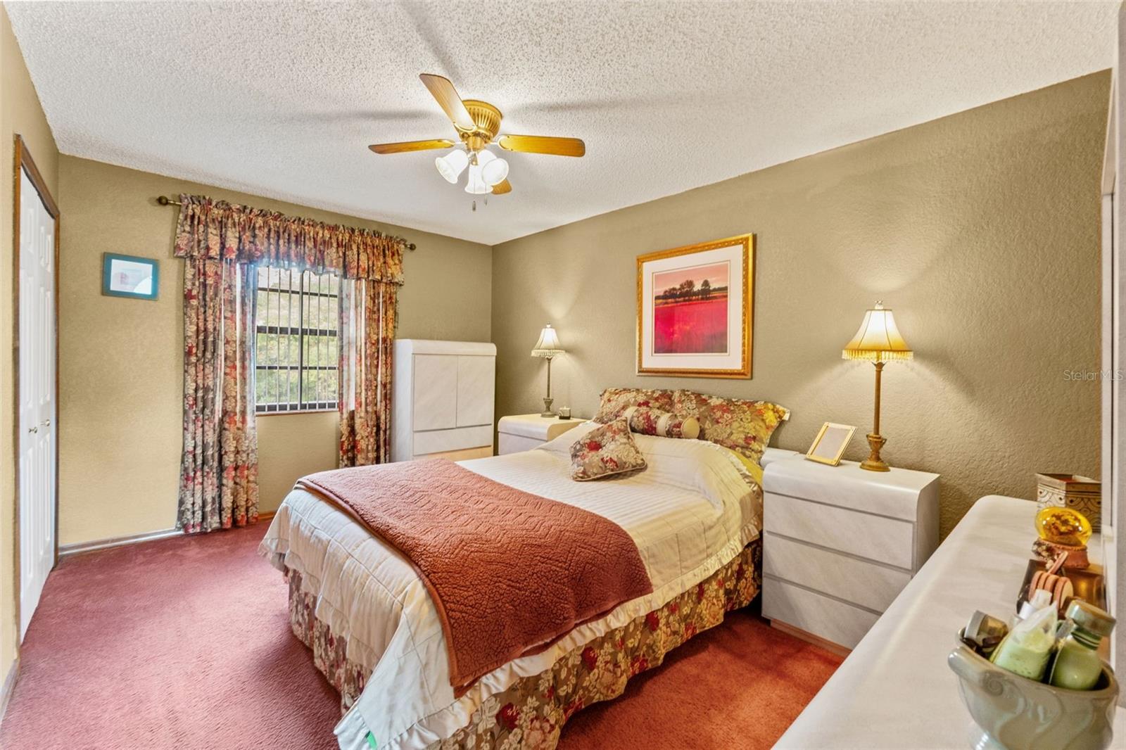 Image 40 of 70 For 13303 Don Loop