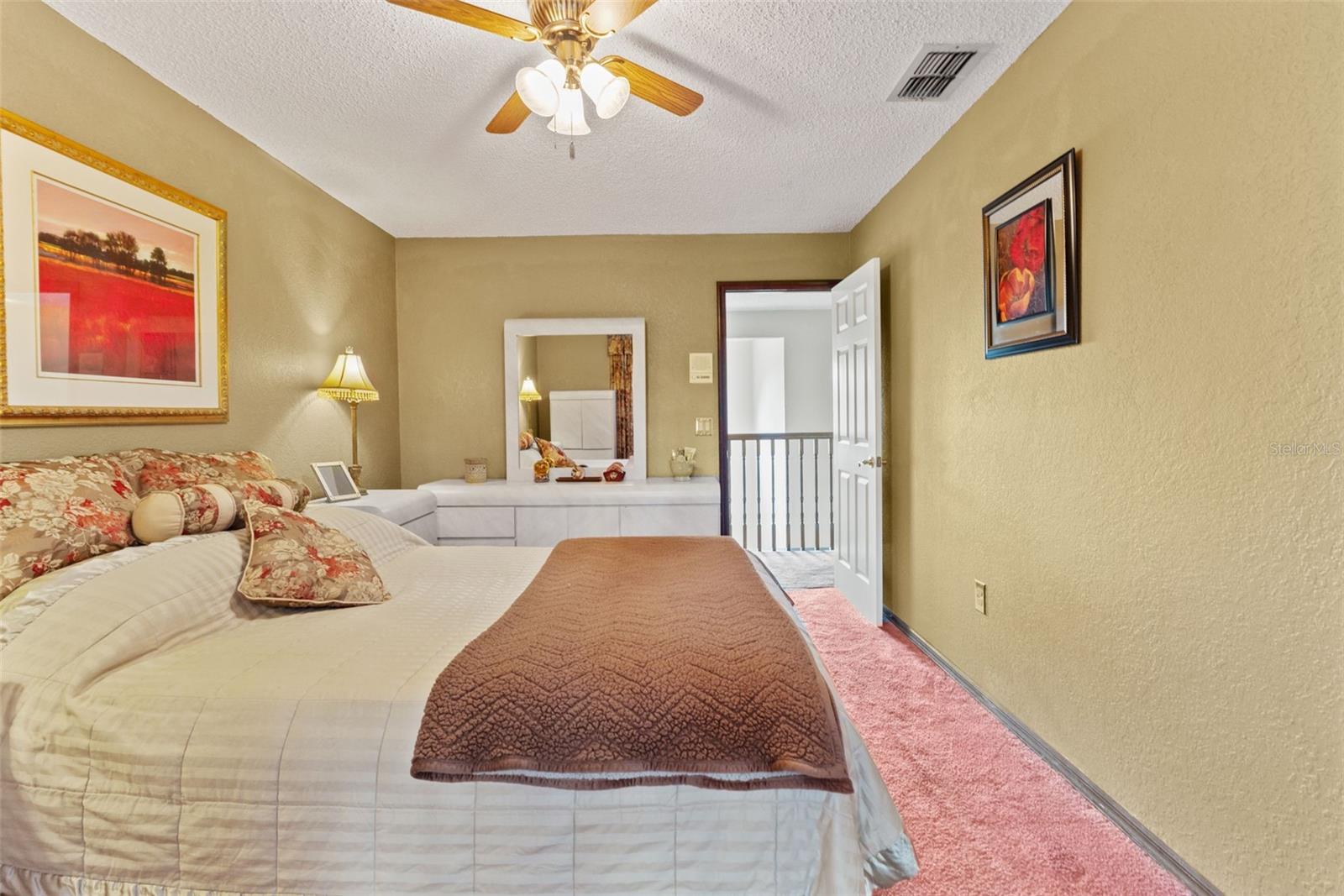 Image 41 of 70 For 13303 Don Loop