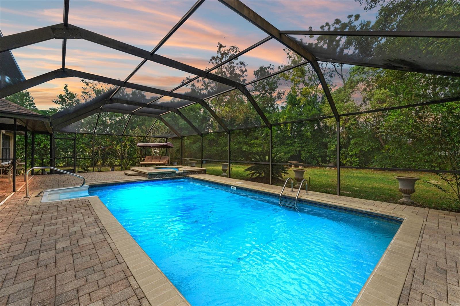 Image 49 of 70 For 13303 Don Loop