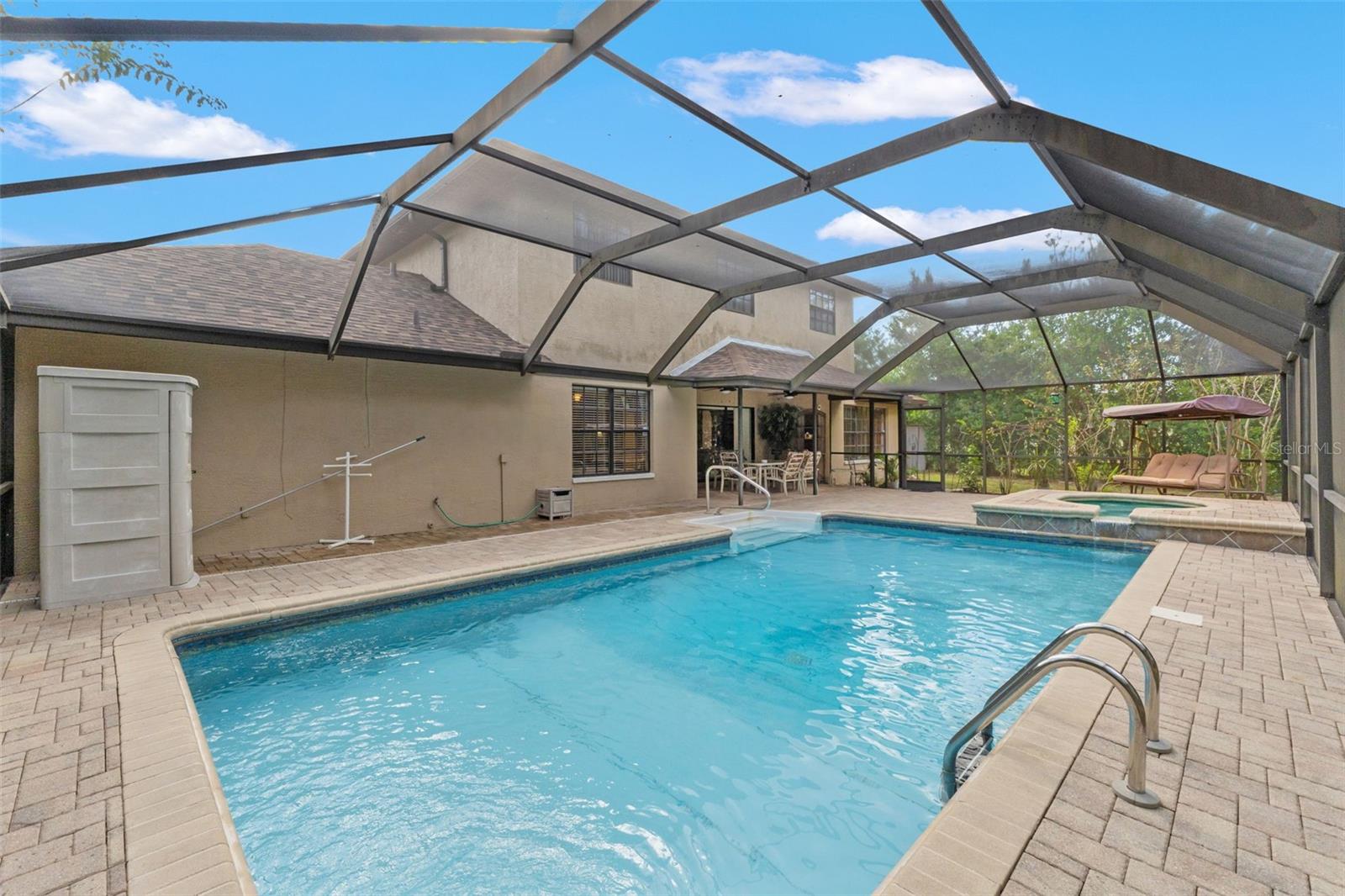 Image 52 of 70 For 13303 Don Loop