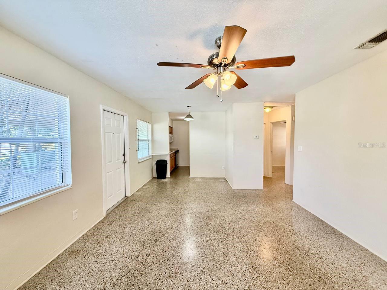 Image 7 of 21 For 255 38th Avenue Se