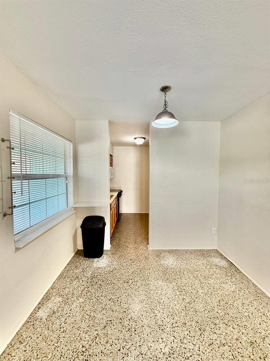 Image 9 of 21 For 255 38th Avenue Se