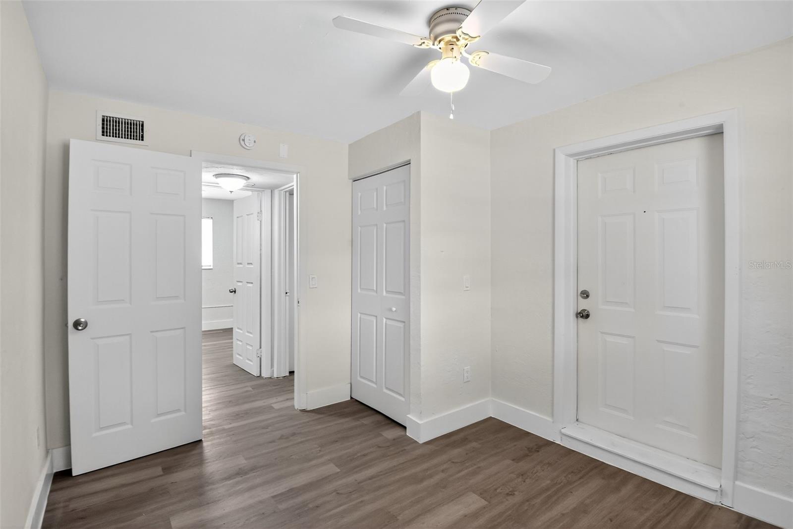 Image 10 of 23 For 2425 Anastasia Drive