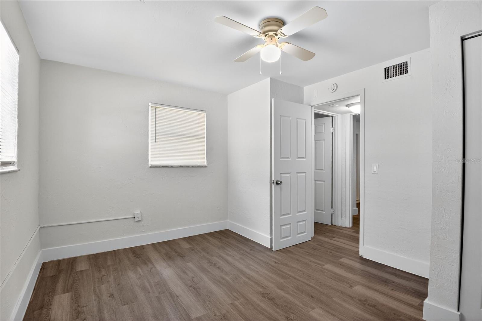 Image 16 of 23 For 2425 Anastasia Drive