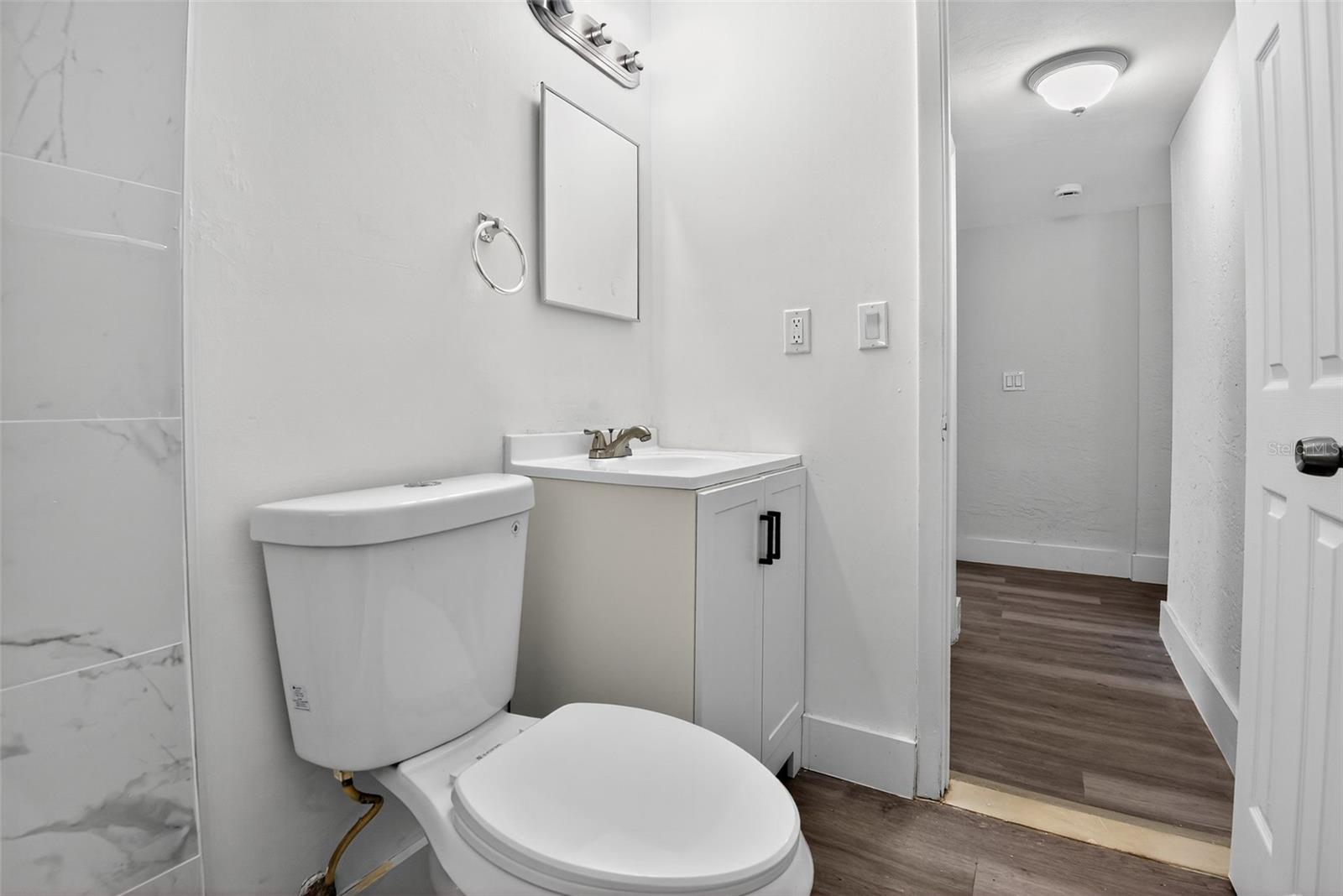 Image 18 of 23 For 2425 Anastasia Drive