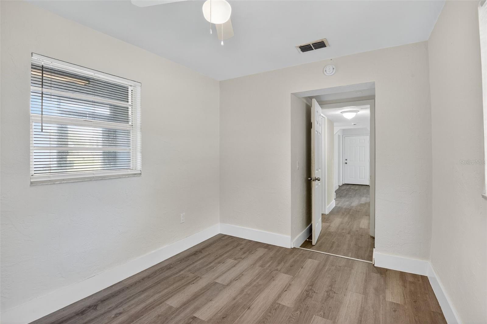 Image 19 of 23 For 2425 Anastasia Drive