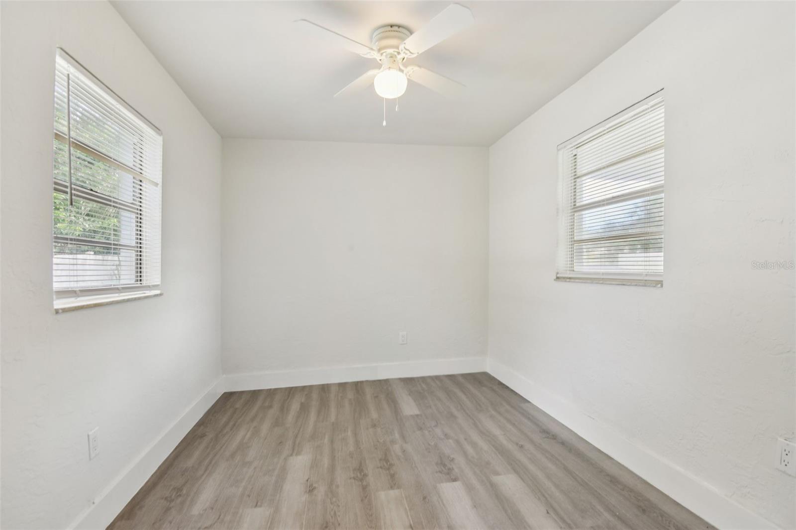 Image 20 of 23 For 2425 Anastasia Drive