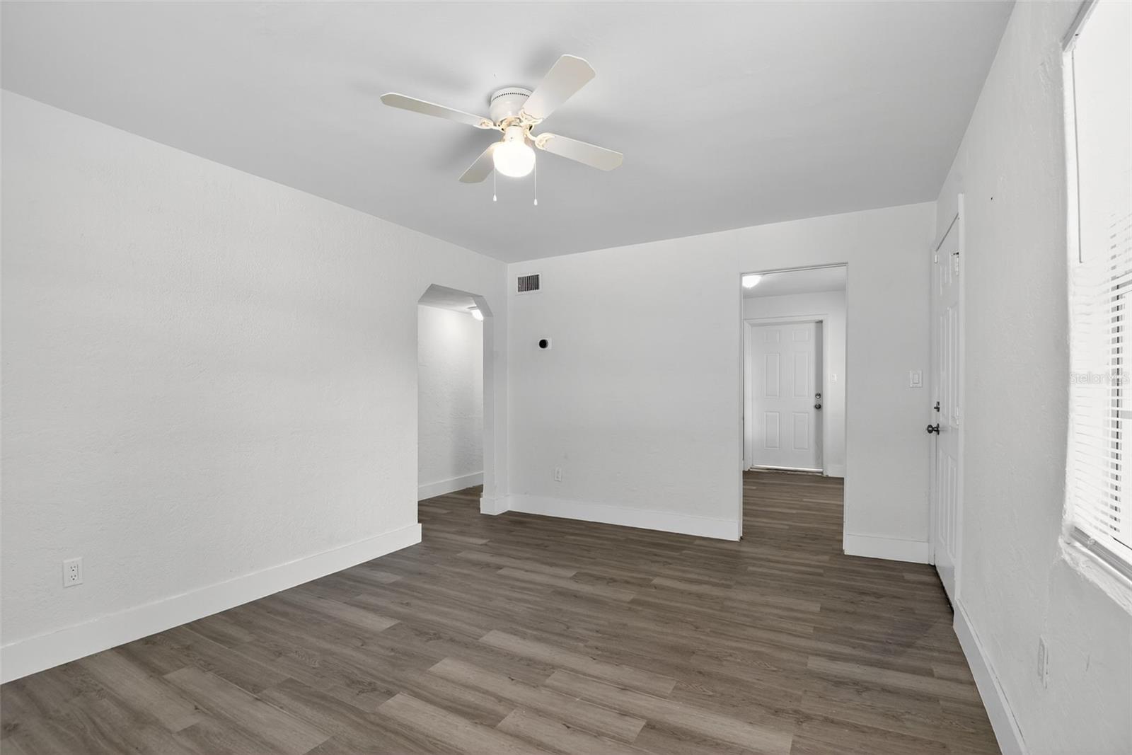 Image 7 of 23 For 2425 Anastasia Drive