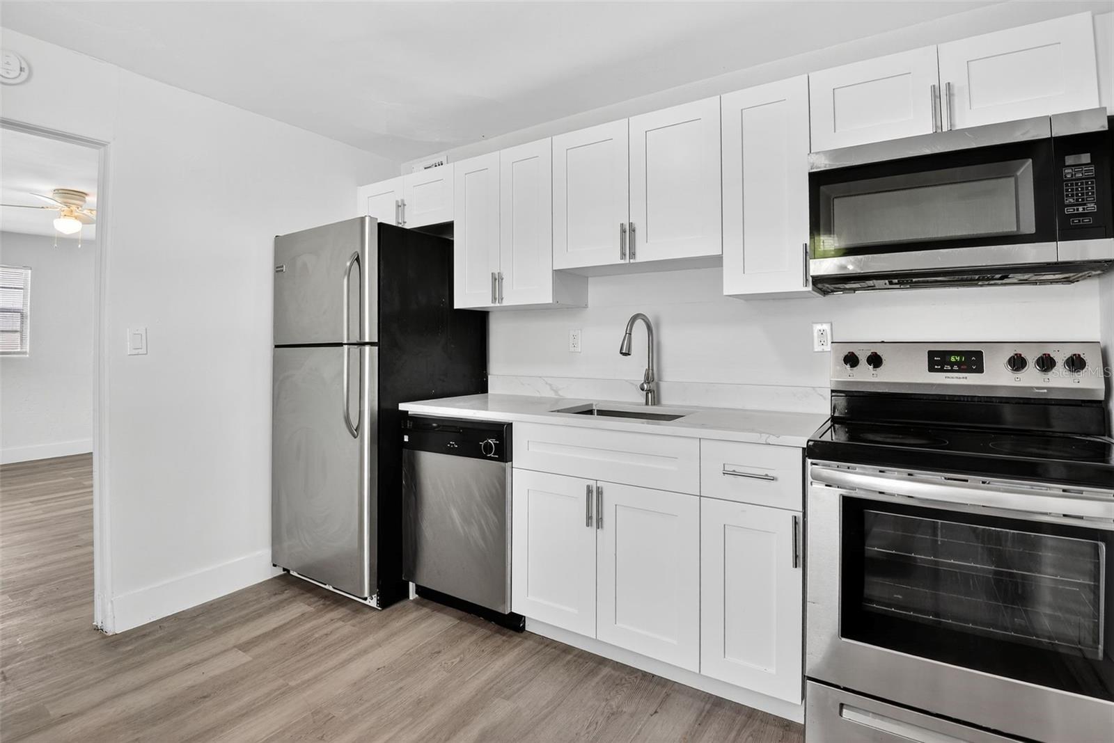 Image 9 of 23 For 2425 Anastasia Drive