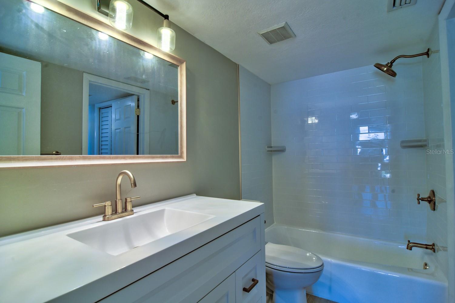 Image 13 of 42 For 4900 Brittany Drive S 1409